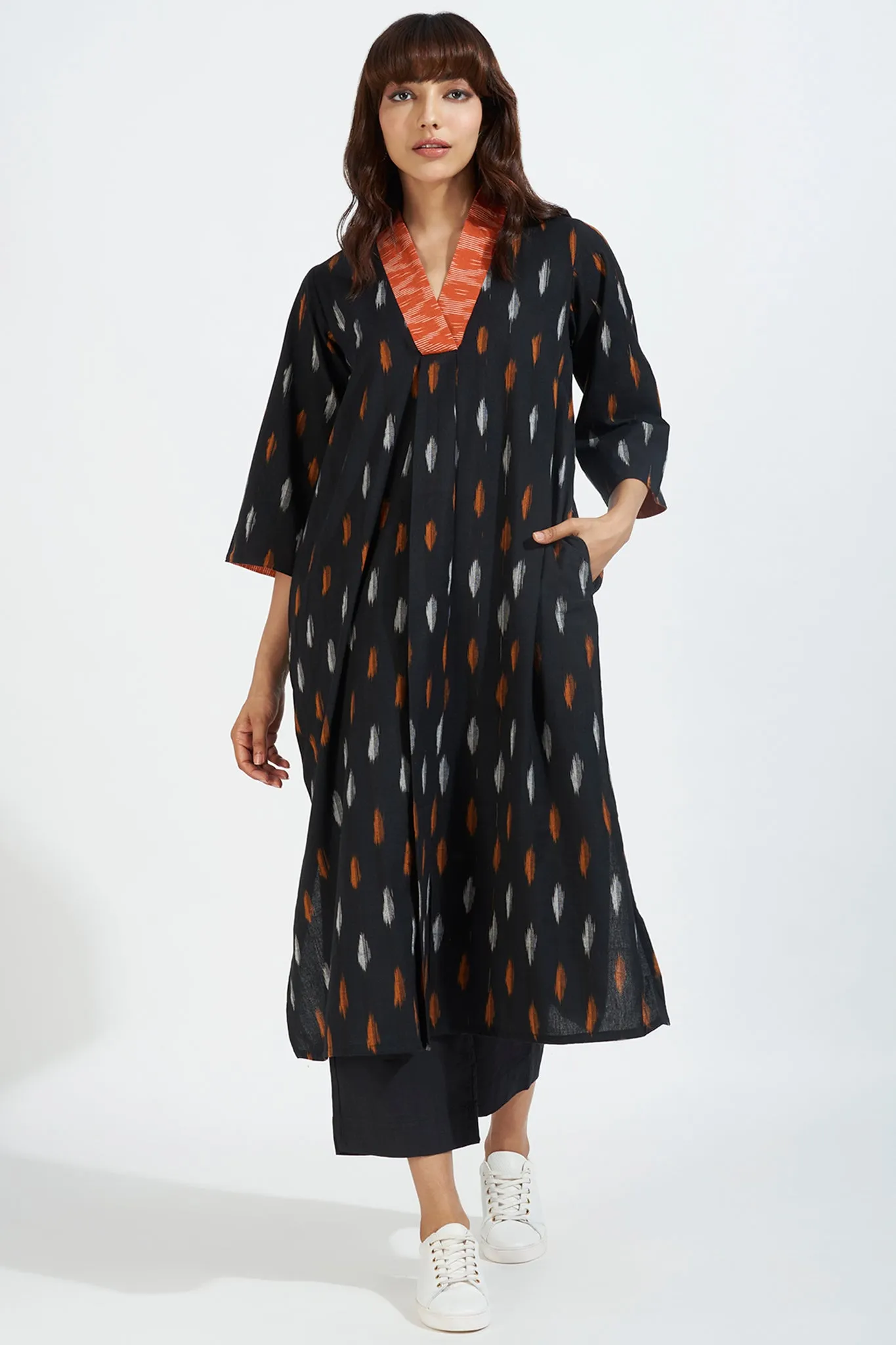 v-neck kurta with side slit - charcoal spice & vibrant zest