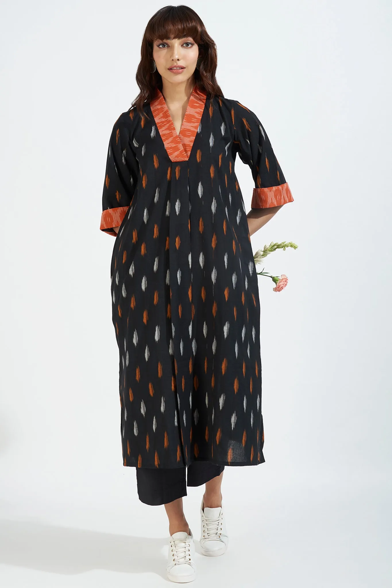 v-neck kurta with side slit - charcoal spice & vibrant zest