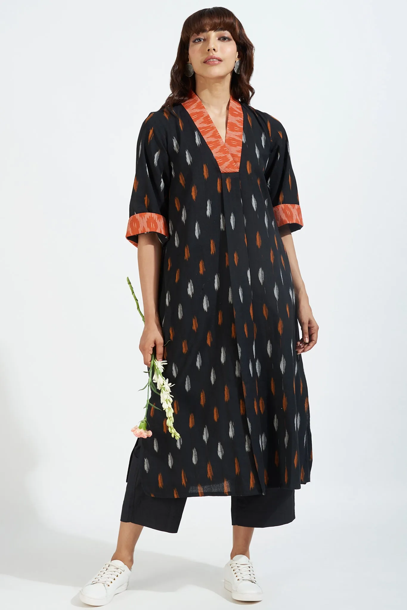 v-neck kurta with side slit - charcoal spice & vibrant zest