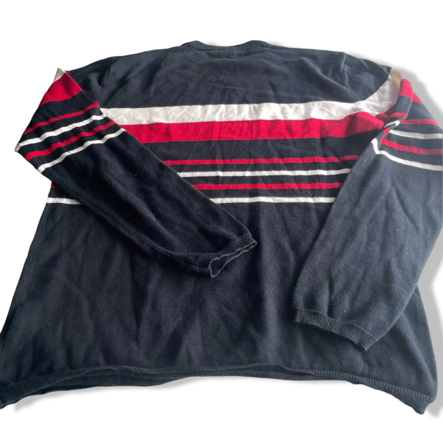 Vintage men black stripe Levi's crew neck sweatshirt in M|L27 W20|SKU 5601