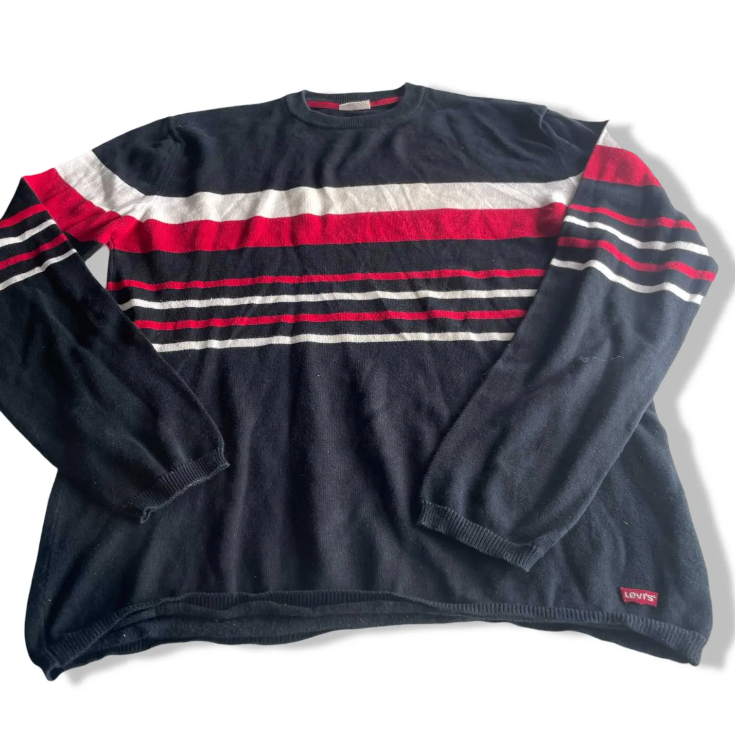 Vintage men black stripe Levi's crew neck sweatshirt in M|L27 W20|SKU 5601
