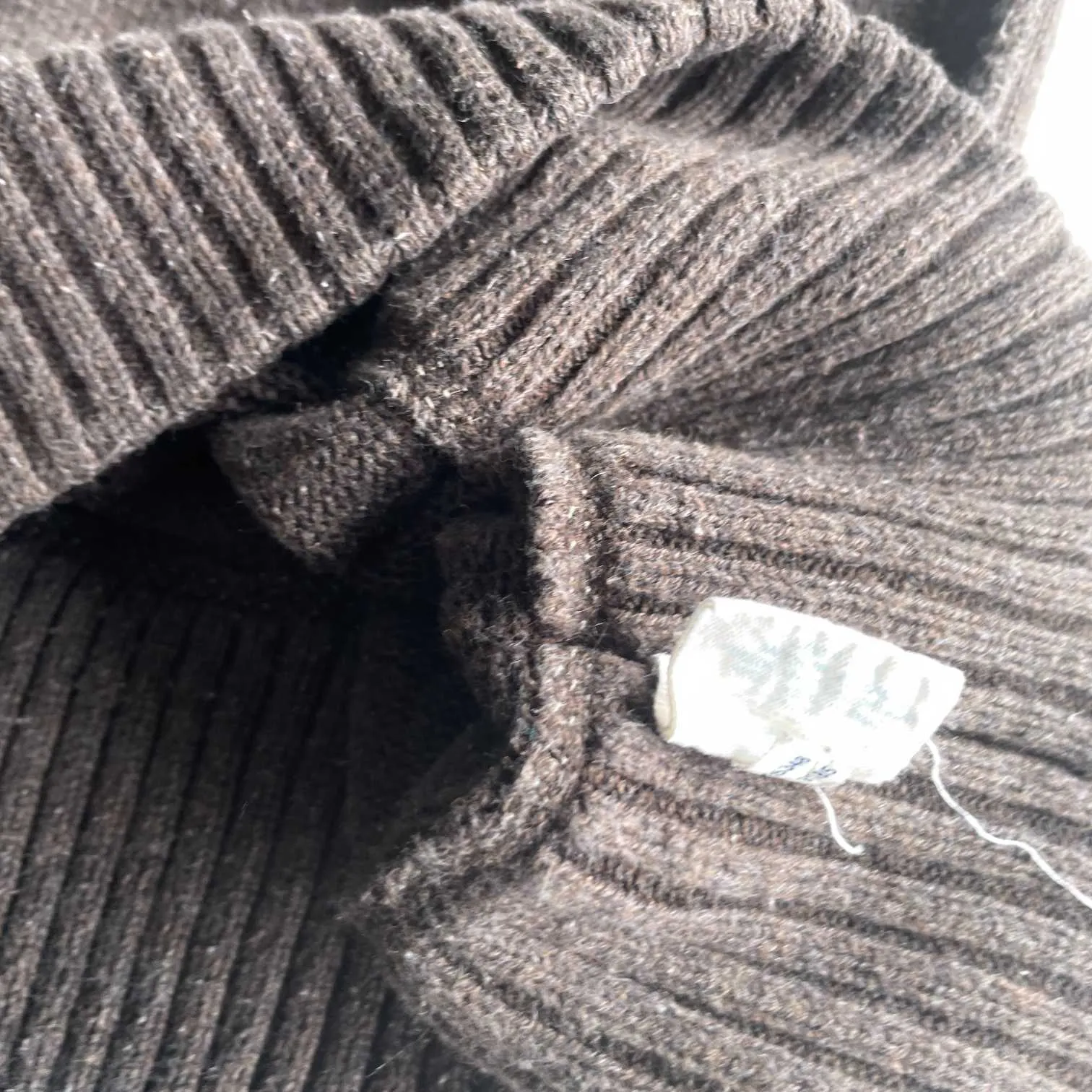Vintage men brown american eagle outiftters knitted sweater in S| L26 W18| SKU 5612